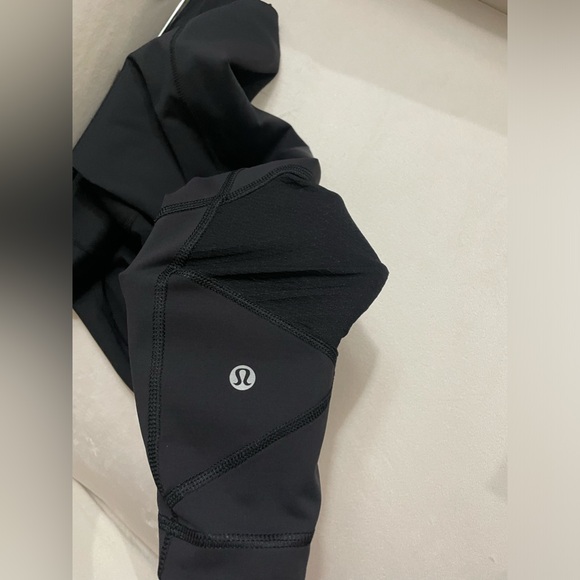 Lululemon Wunder Train Black Leggings Crop With Pockets mesh details Size 4 - Picture 7 of 12